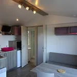 Mozziconaccio Kamp alanı Sainte-Lucie de Porto-Vecchio
